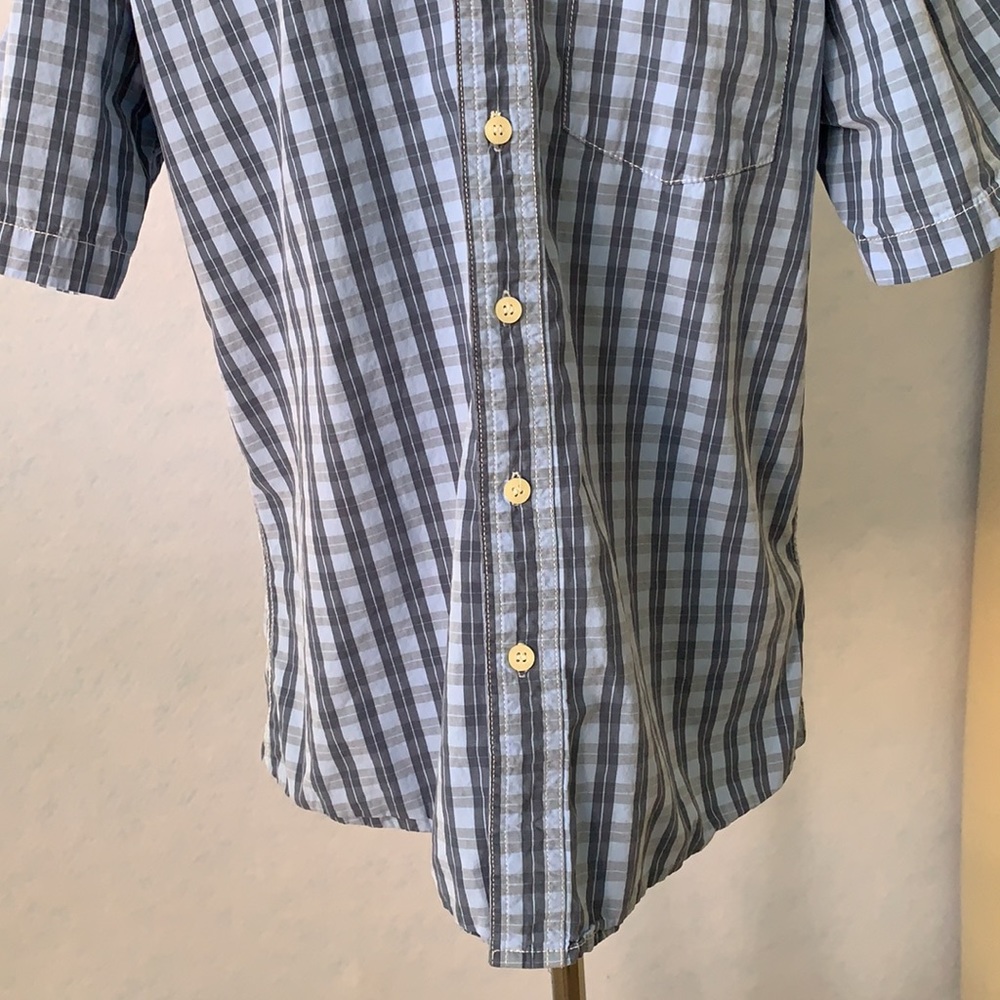 Hollister Plaid Button Down Short Sleeve Shirt - Picture 3 of 10